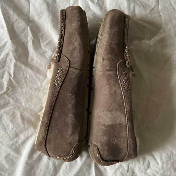 EUC Ugg Ansley Slippers, 8 - Picture 3 of 6